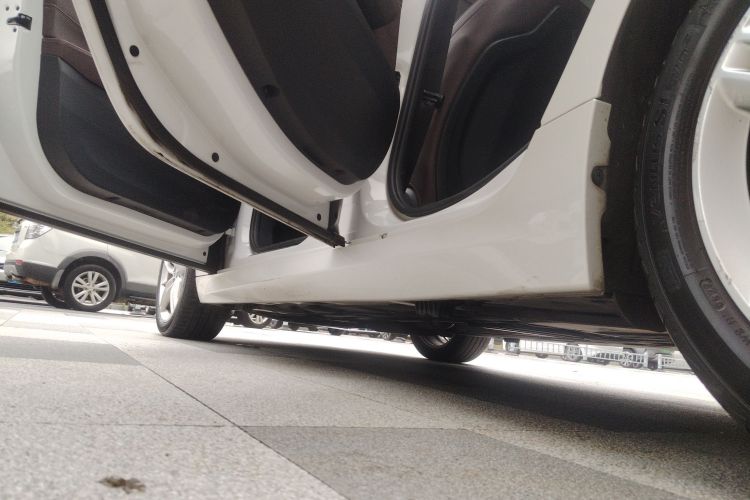 宝马1系 2022款 120i M运动曜夜版局部细节9002