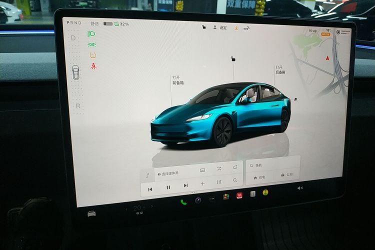 特斯拉 Model 3 2023款 后轮驱动版中控内饰18