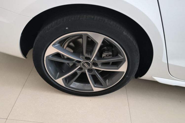 奥迪A4L 2023款 40 TFSI 时尚动感型车身外观56