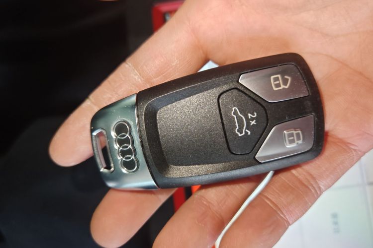 奥迪A4L 2023款 40 TFSI 时尚动感型中控内饰11