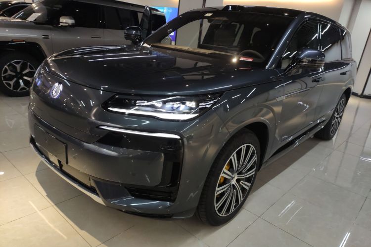 腾势N9 2025款 尊荣型车身外观1