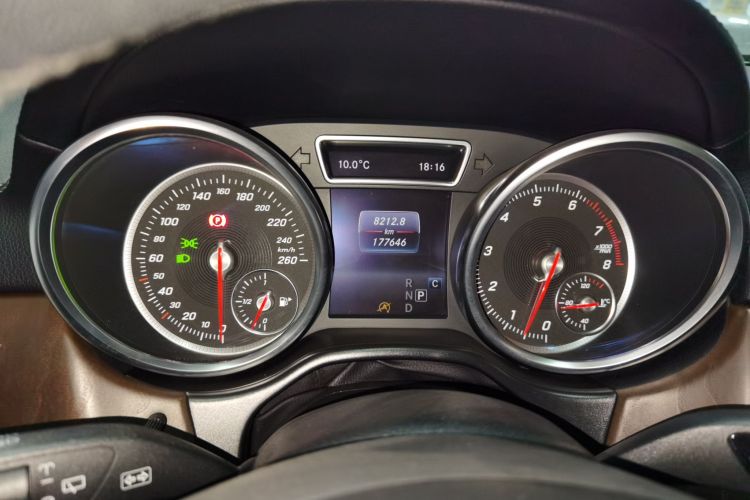 奔驰GLE 2017款 GLE 320 4MATIC 豪华型局部细节14