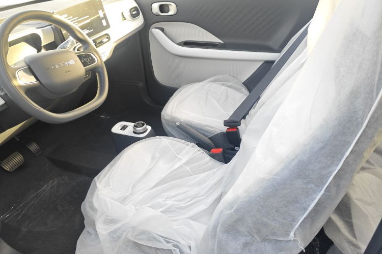 吉利银河 熊猫 2025款 210km 元气熊中控内饰19