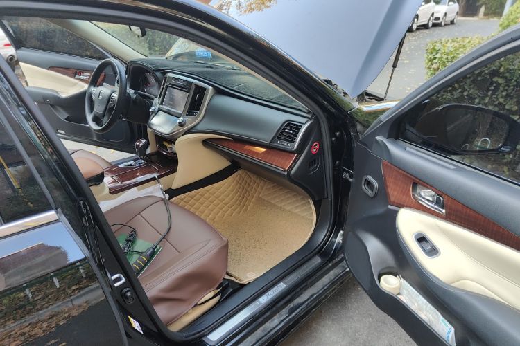 丰田 皇冠 2015款 2.0T 时尚版局部细节9005