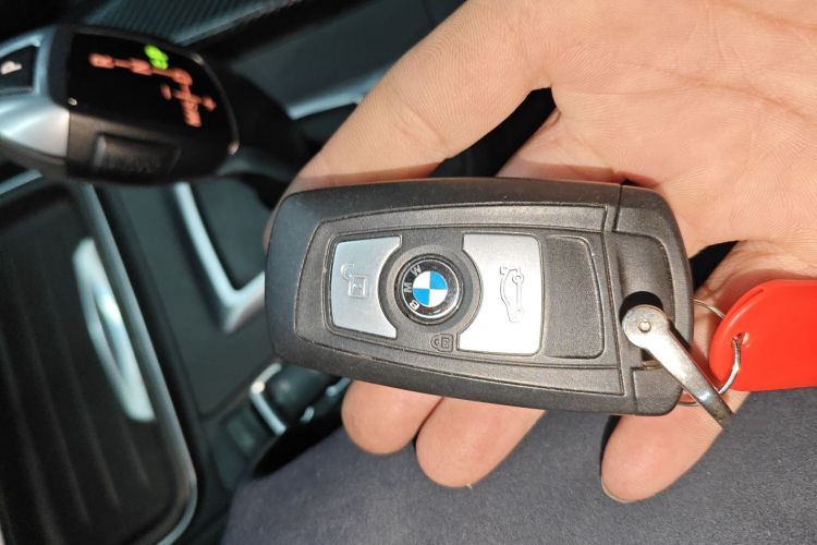 宝马3系GT 2013款 320i 领先型中控内饰7001