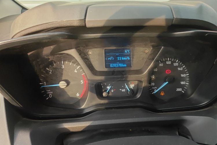 福特 全顺 2019款 2.0T柴油多功能商用车短轴低顶6座国VI中控内饰15