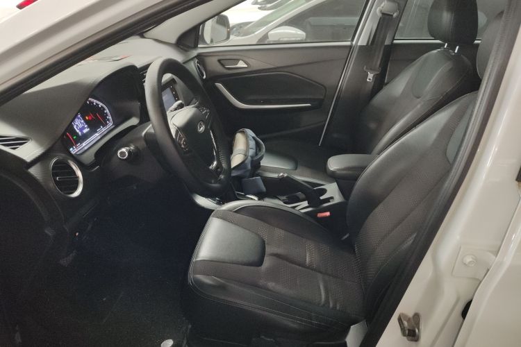 奇瑞 瑞虎3X 2018款 1.5L 自动精英版中控内饰19