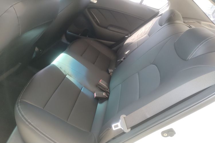 起亚K3 2016款 1.6L 自动GL中控内饰7004