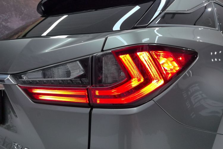 雷克萨斯RX 2016款 300 两驱舒适版 国V车身外观9