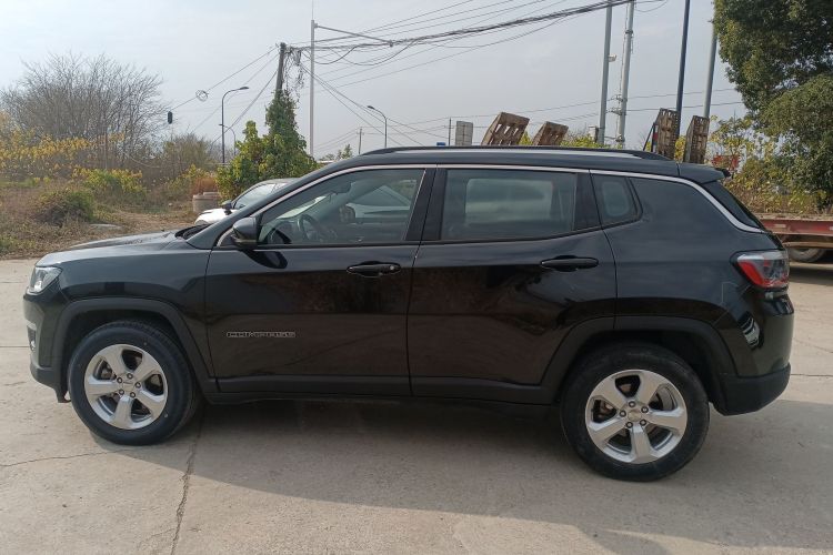 Jeep 指南者 2017款 200T 自动家享版车身外观4