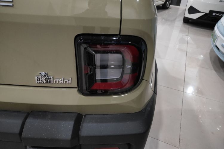 吉利银河 2025款 210km 熊猫骑士车身外观6006