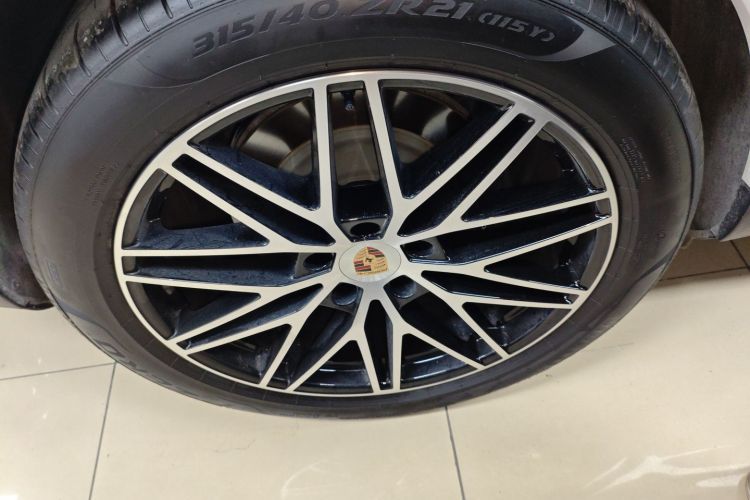 保时捷 2025款 Cayenne 3.0T车身外观6008