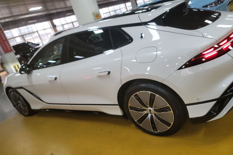 腾势Z9GT 2024款 1100四驱Max版车身外观6003