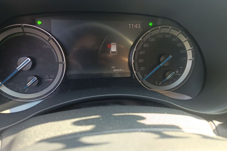 丰田 汉兰达 2022款 双擎 2.5L 四驱尊贵版 7座中控内饰15