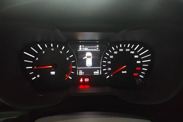 广汽传祺 传祺GS4 2017款 200T 手动两驱精英版中控内饰14