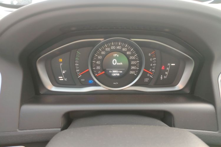 沃尔沃XC60 2017款 T5 AWD 智进升级版中控内饰14