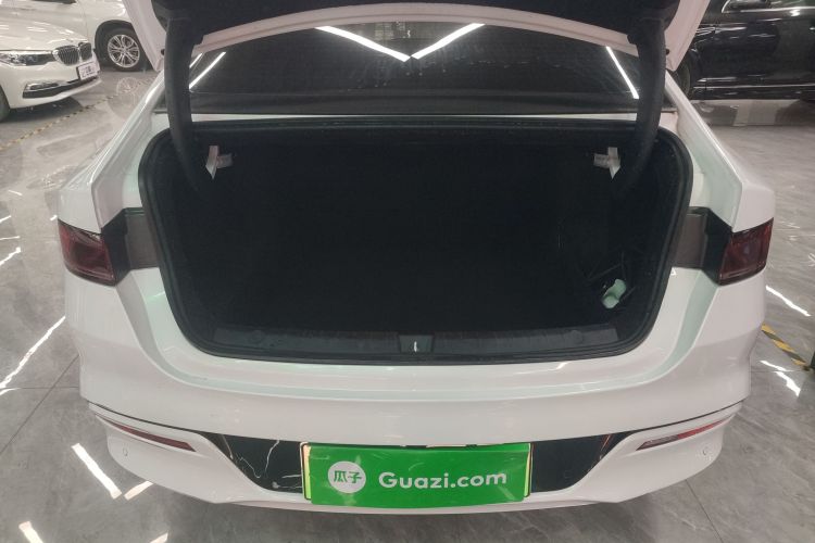 比亚迪 秦PLUS 2024款 荣耀版 DM-i 55KM领先型机舱底盘23