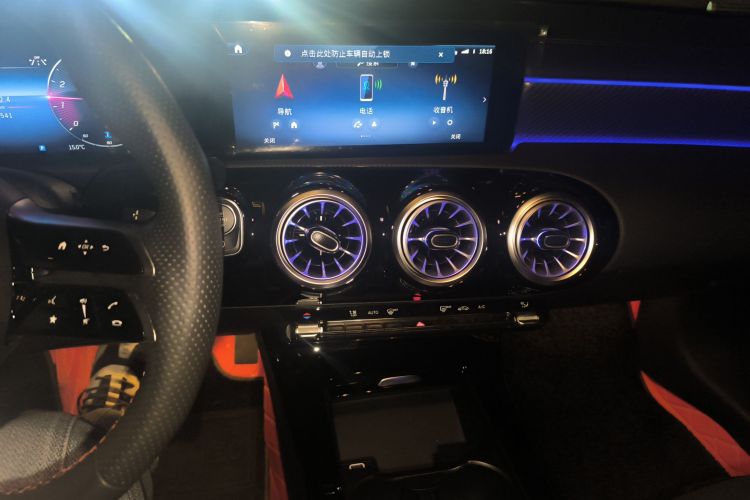 奔驰A级 2023款 A 200 L 时尚型中控内饰16