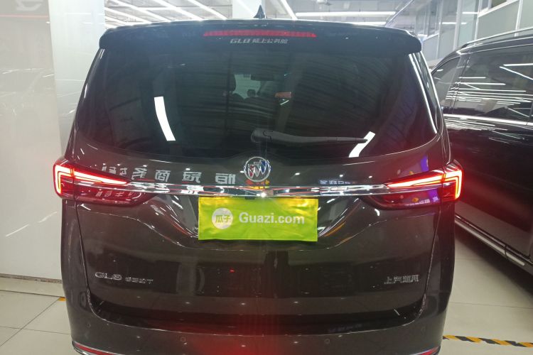 别克GL8 2021款 陆上公务舱 652T 豪华型车身外观6
