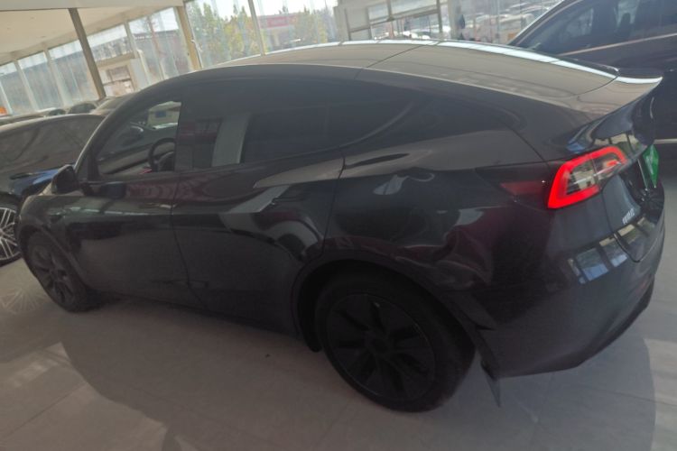 特斯拉 Model Y 2024款 后轮驱动版车身外观4