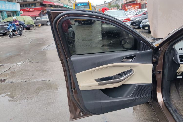 福特 福睿斯 2015款 1.5L 自动舒适型中控内饰47