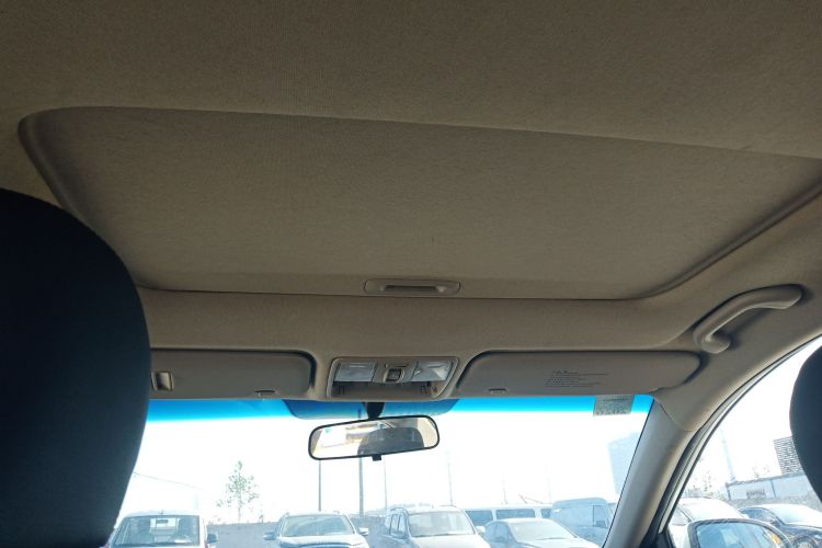 起亚K2 2015款 三厢 1.6L AT Premium中控内饰22