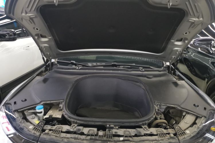 小鹏P7 2021款 670G机舱底盘24