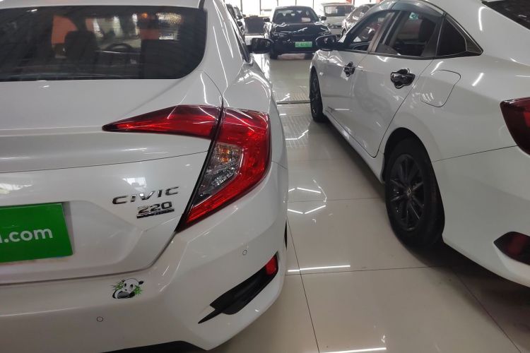 本田 思域 2016款 220TURBO 手动豪华版车身外观9