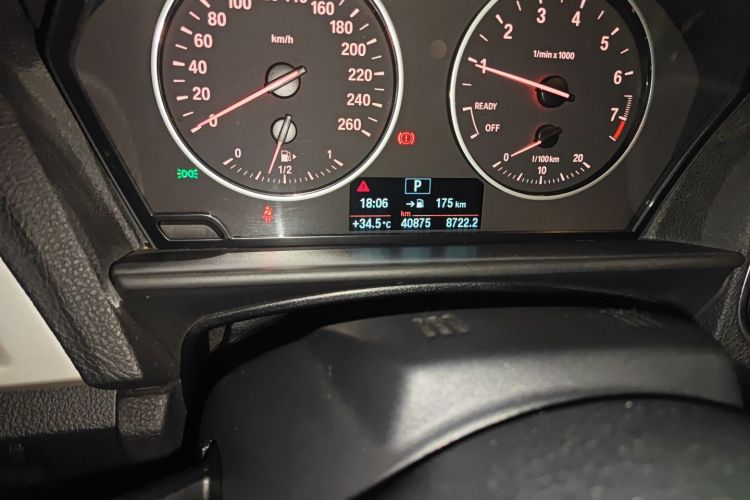 宝马2系(进口) 2015款 218i 敞篷轿跑车中控内饰15