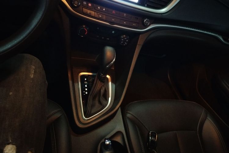 别克 英朗 2021款 改款 1.3T 自动轻混动精英型中控内饰18