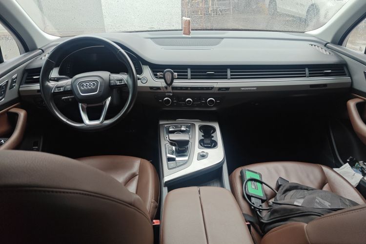 奥迪Q7 2016款 45 TFSI 技术型中控内饰12