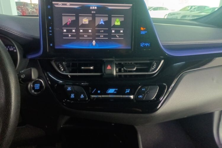 丰田C-HR 2018款 2.0L 领先天窗版 国V局部细节16