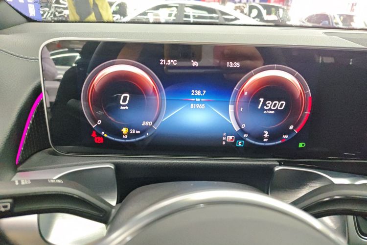 奔驰GLB 2020款 改款 GLB 200 动感型中控内饰14