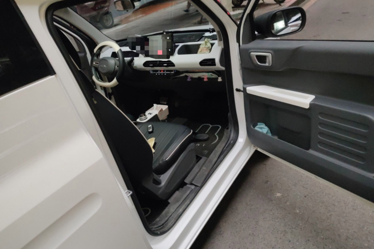 吉利银河 2024款 熊猫mini 200km 耐力熊局部细节9005