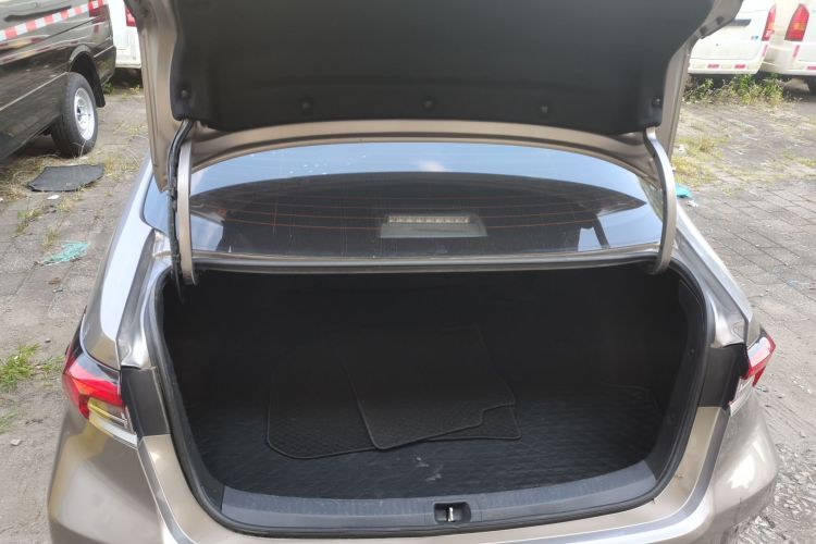 丰田 卡罗拉 2019款 1.2T S-CVT GL-i精英版机舱底盘23