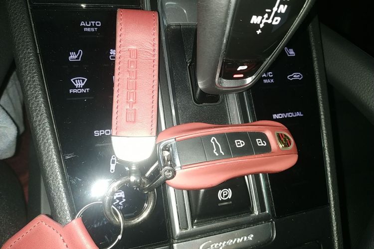 保时捷 2019款 Cayenne 3.0T中控内饰7001