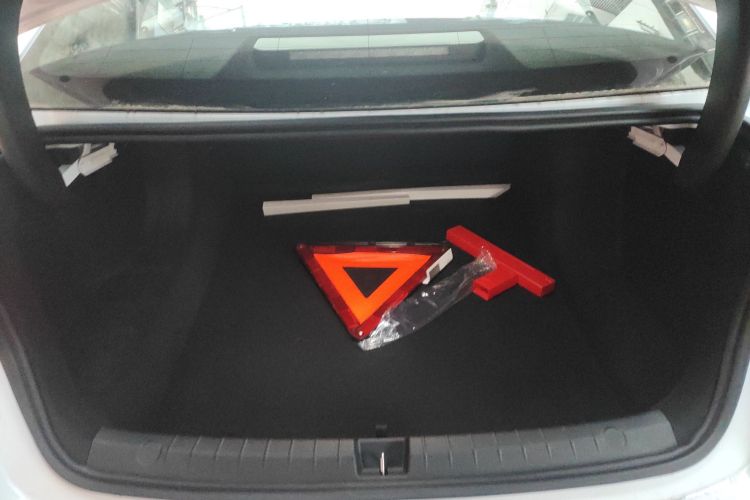 比亚迪 秦PLUS 2025款 DM-i 智驾版 128KM进取型机舱底盘23