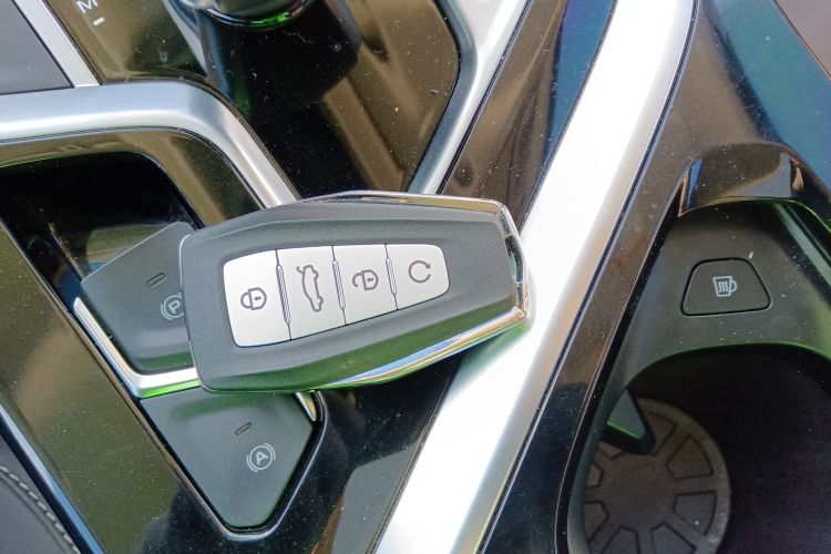 吉利汽车 嘉际 2019款 1.5TD MHEV DCT臻享型中控内饰7001