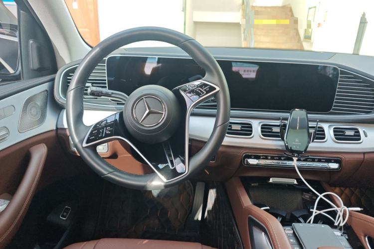 奔驰GLE 2024款 GLE 350 4MATIC 动感型中控内饰13