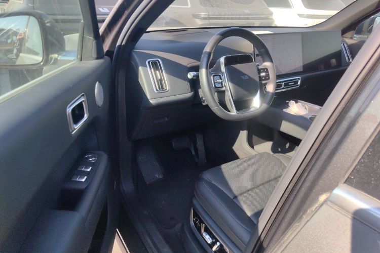 理想汽车 理想L8 2024款 Max中控内饰7003