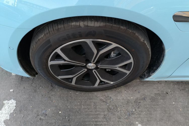 鸿蒙智行 智界S7 2025款 705km Pro车身外观6007