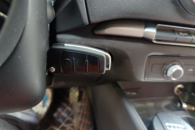 奥迪A3 2018款 30周年年型 Limousine 35 TFSI 进取型中控内饰11