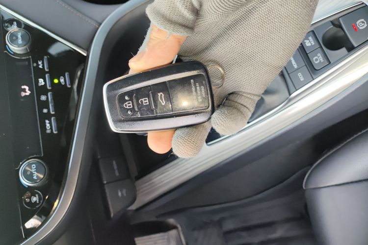 丰田 凯美瑞 2019款 双擎 2.5HG 豪华版 国VI中控内饰11