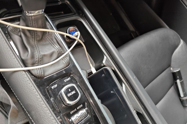 沃尔沃XC90 2017款 T6 智逸版 7座中控内饰7001