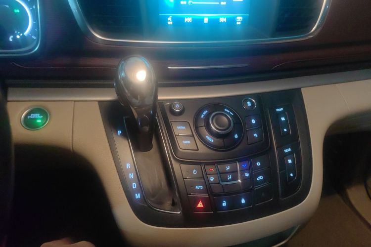 别克GL8 2018款 28T 豪华型 国VI中控内饰18