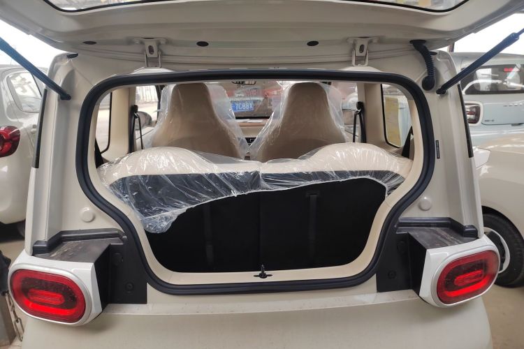 五菱汽车 宏光MINIEV 2024款 第三代 215km 青春版机舱底盘23