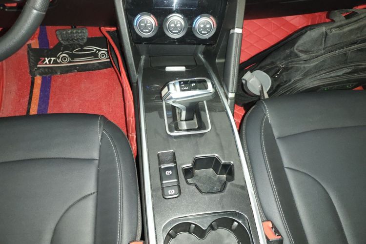 哈弗H6 2021款 运动版 1.5T 自动精英智联型 六边形格栅中控内饰18