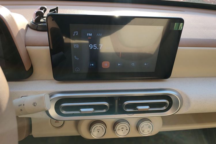 五菱汽车 宏光MINIEV 2024款 第三代 215km 进阶版中控内饰16