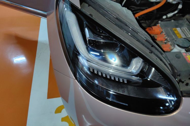 五菱汽车 五菱缤果 2023款 333km 灵犀互联款车身外观8