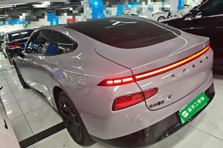 小鹏P7 2024款 P7i 702 Max 鹏翼版车身外观4